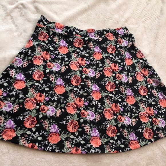 flower skater skirt - Picture 1 of 2